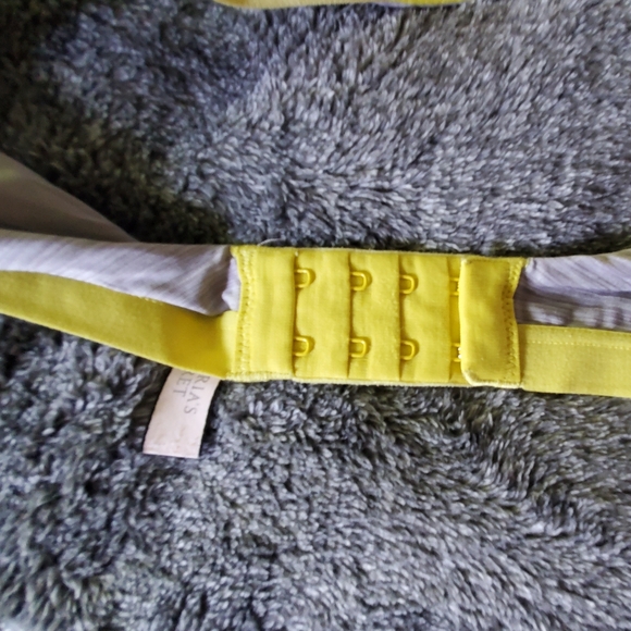 Bra - Picture 1 of 9